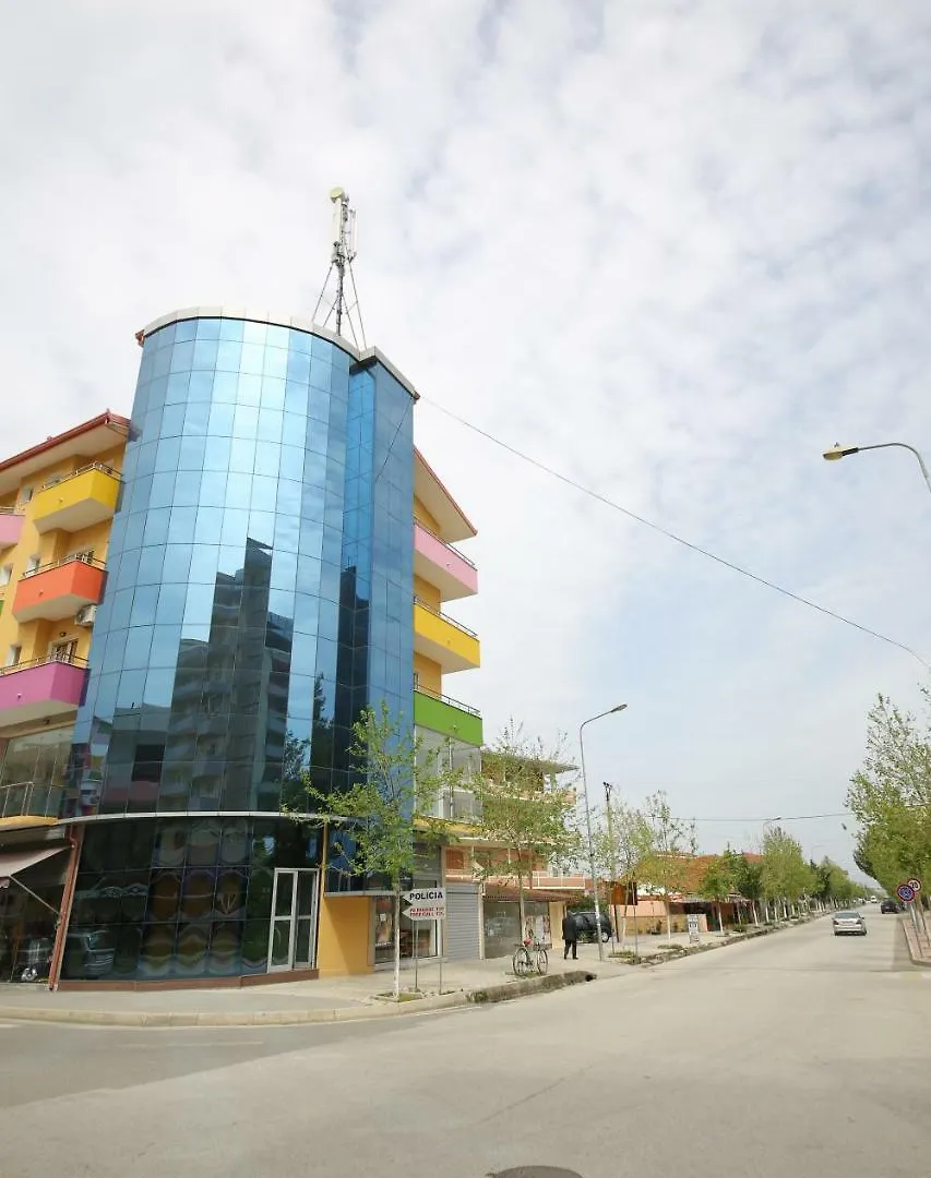 Andrea Bashuri Hotel Divjake